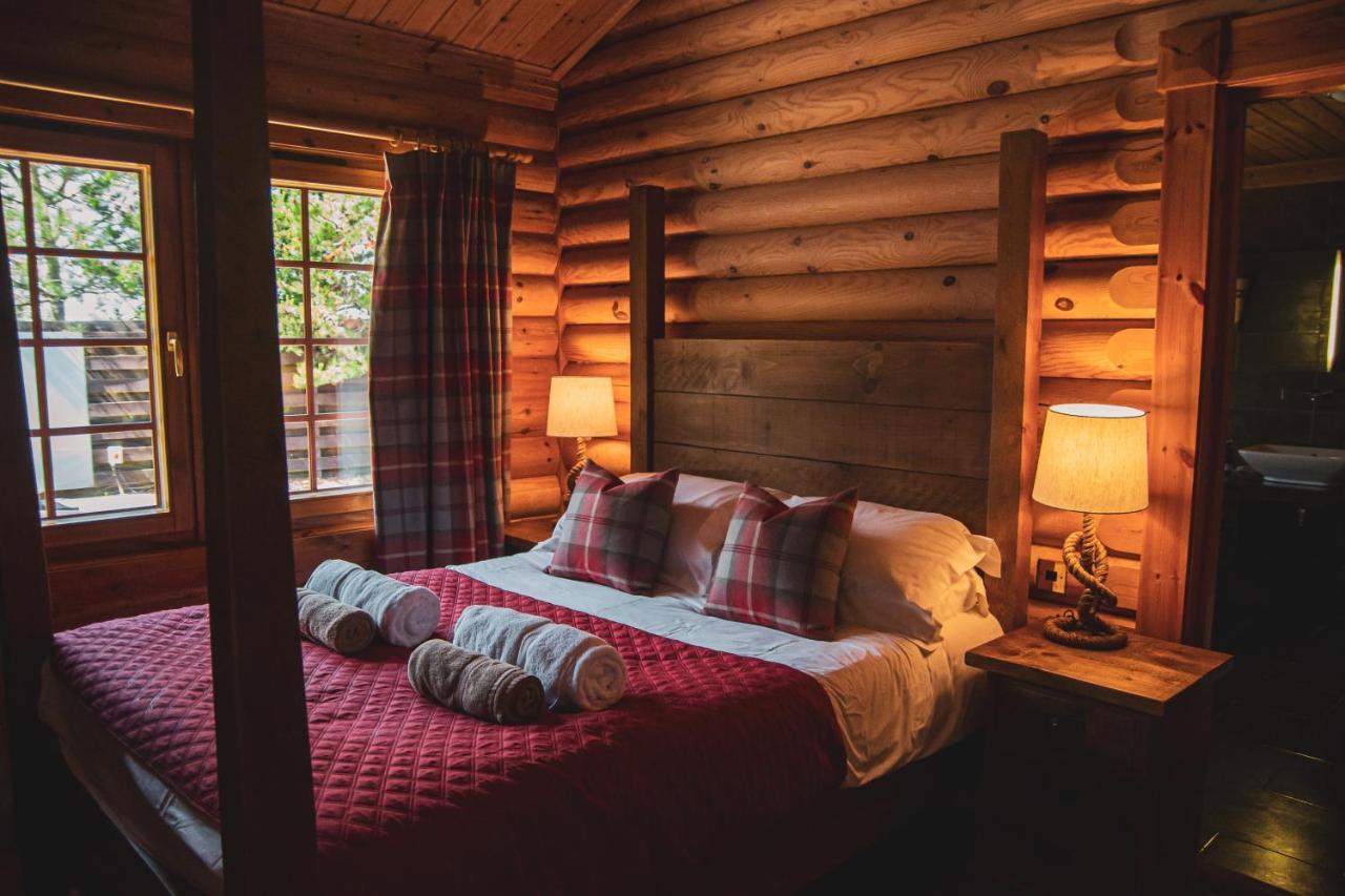 Tomatin - Luxury Two Bedroom Log Cabin With Hot Tub Berwick Upon Tweed Bagian luar foto