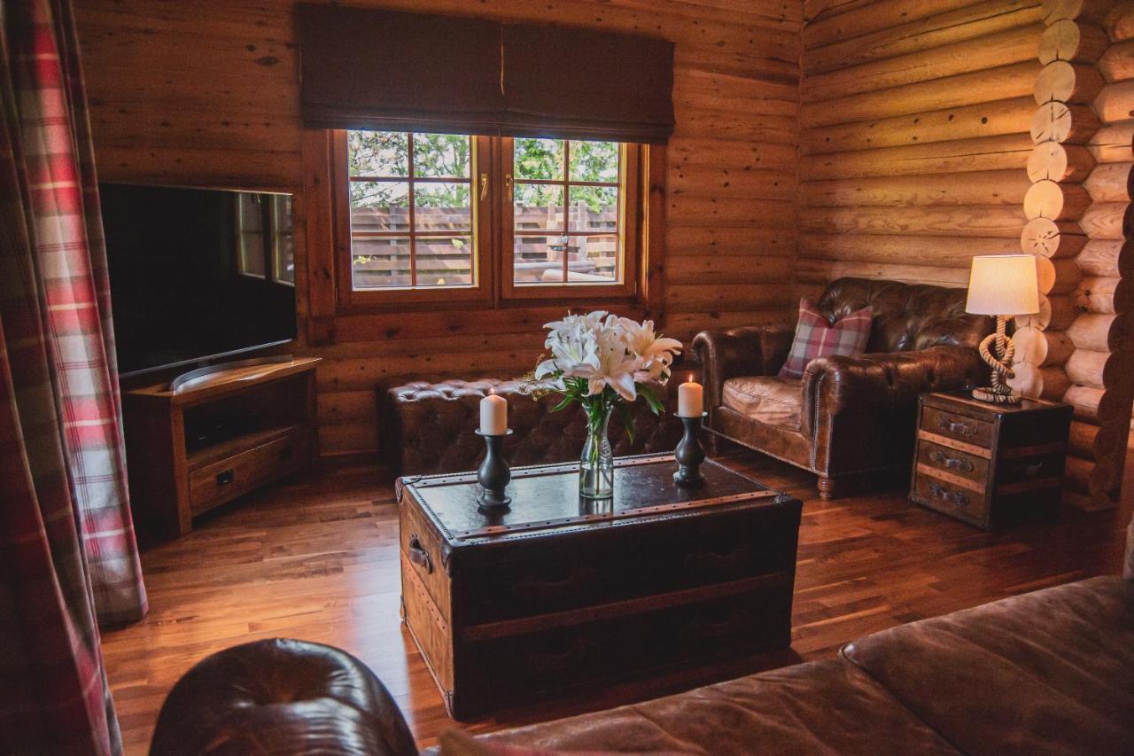 Tomatin - Luxury Two Bedroom Log Cabin With Hot Tub Berwick Upon Tweed Bagian luar foto