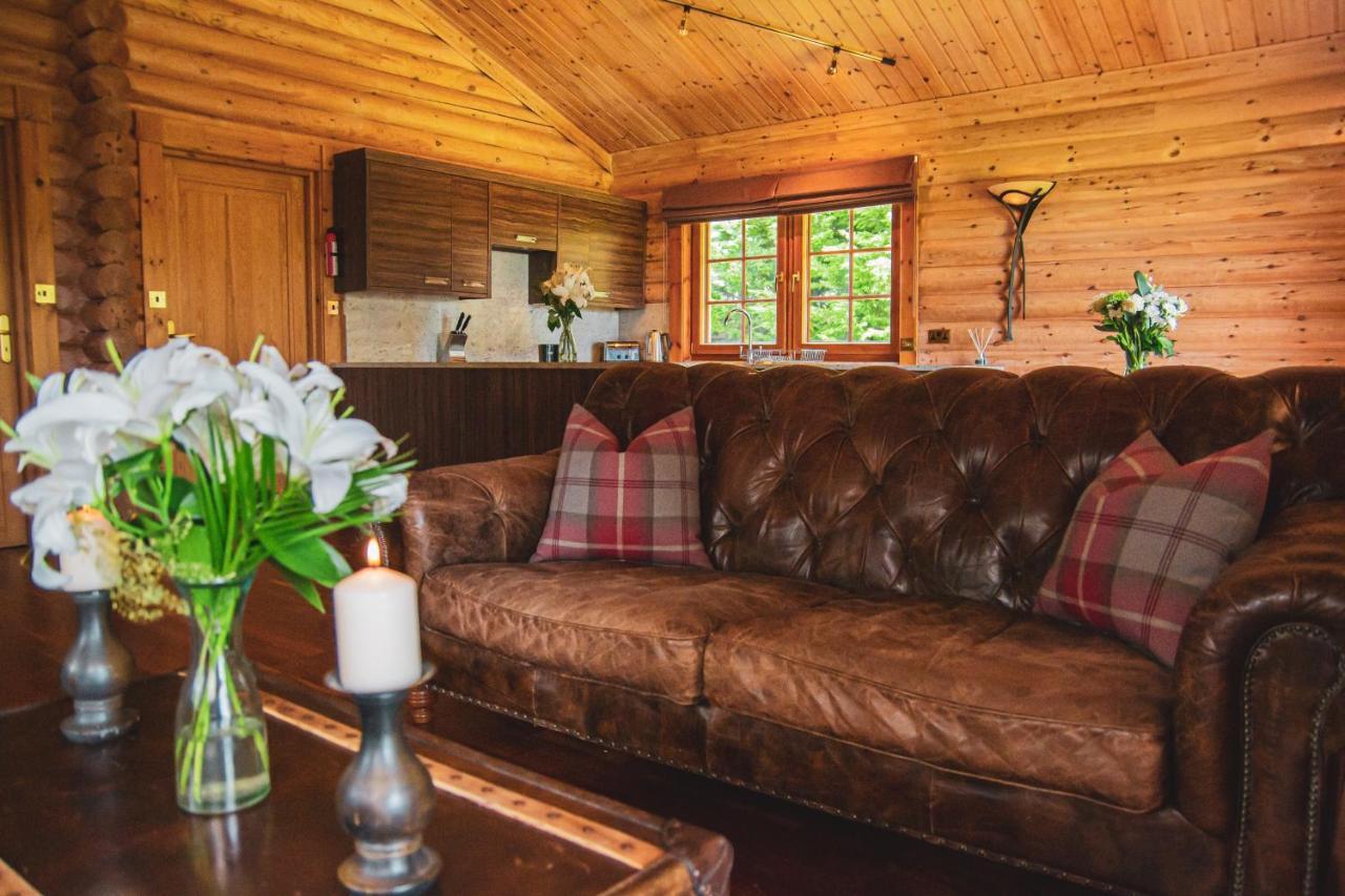 Tomatin - Luxury Two Bedroom Log Cabin With Hot Tub Berwick Upon Tweed Bagian luar foto
